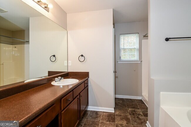 Building Photo - 62 Beaver Pointe