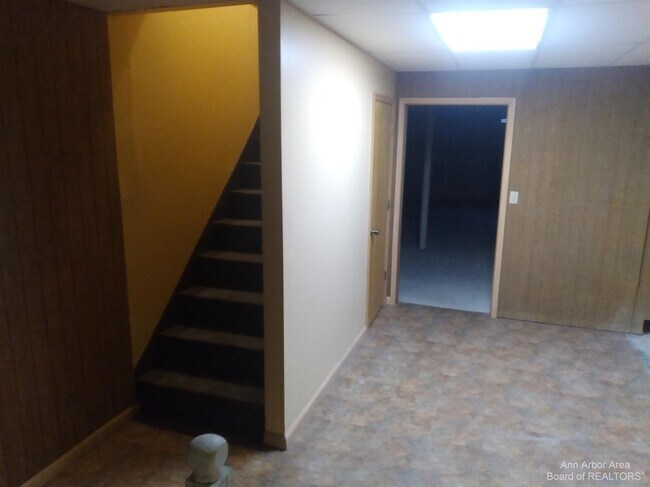 Building Photo - 5383 Textile Rd