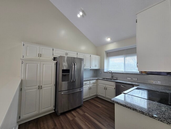 Building Photo - 16316 S Hunter St