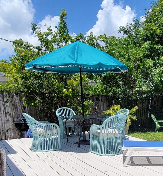 Building Photo - 429 Avenida Alegre