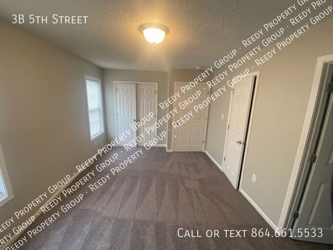 Building Photo - 3 5th St