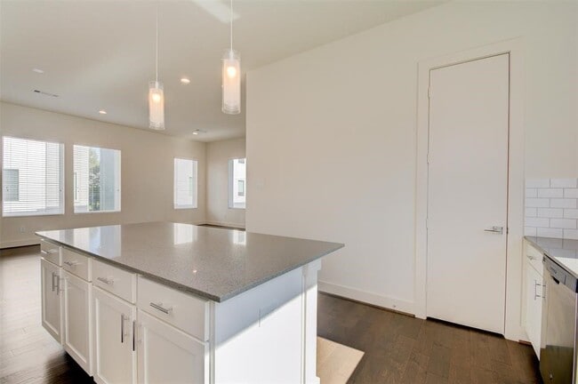Building Photo - 4811 Martin Oaks Ln