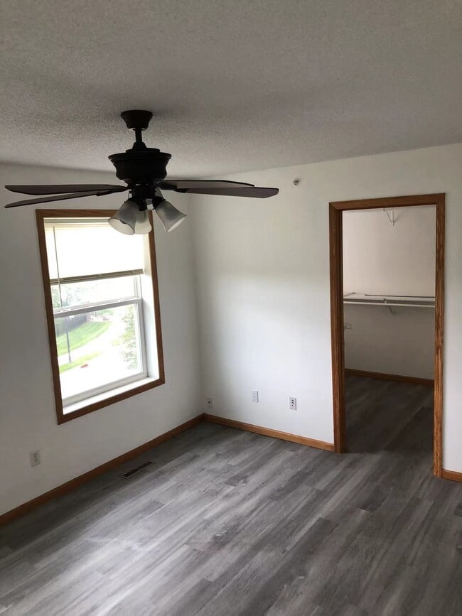 Walk in Closet - Main #1 - 11304 Davenport Cir NE