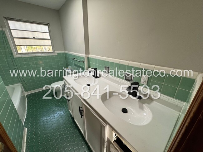 Building Photo - 6804 1st Ave S