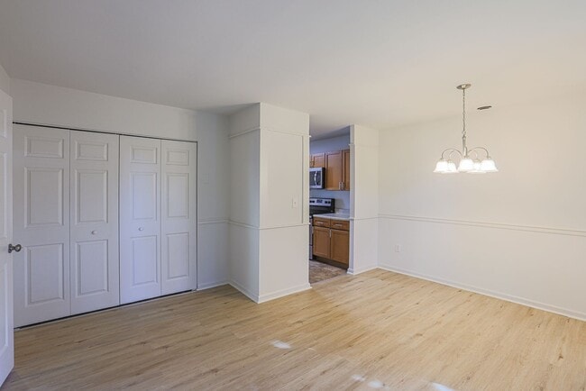 Building Photo - 821 Johahn Dr