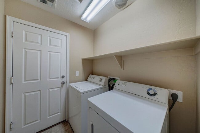 Building Photo - 7252 S 46th Ln