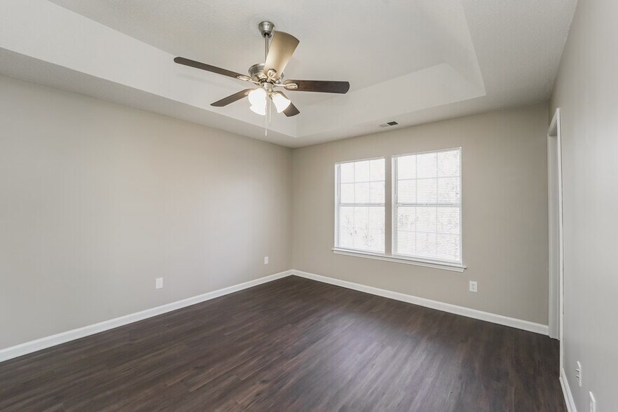 Building Photo - 11718 Long Forest Dr