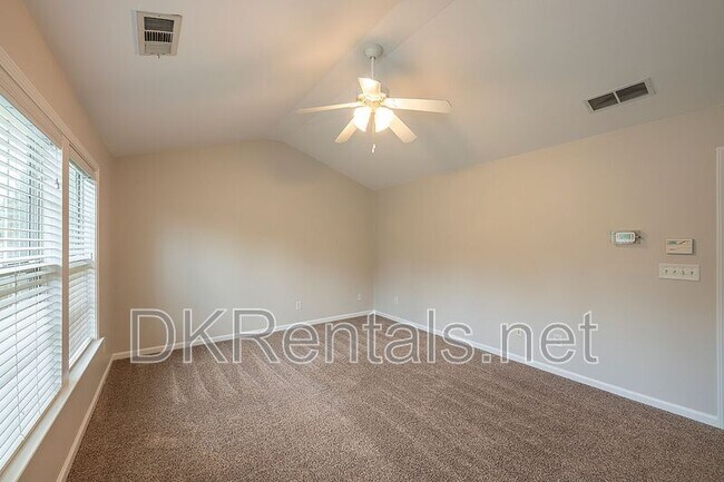 Building Photo - 804 Araya Ct