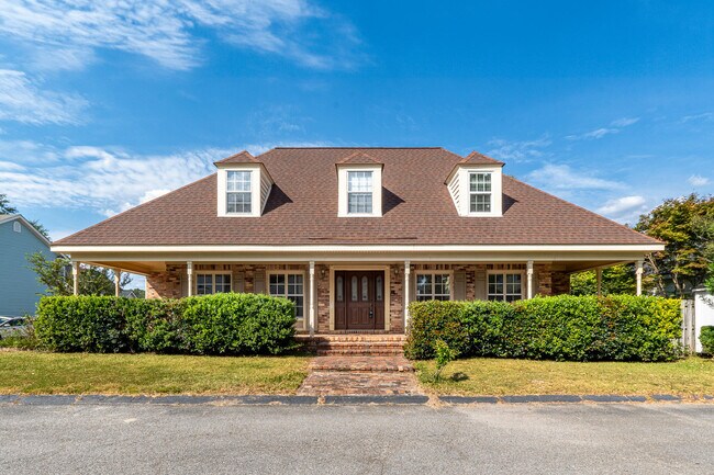 Primary Photo - 15 Mulberry Ln