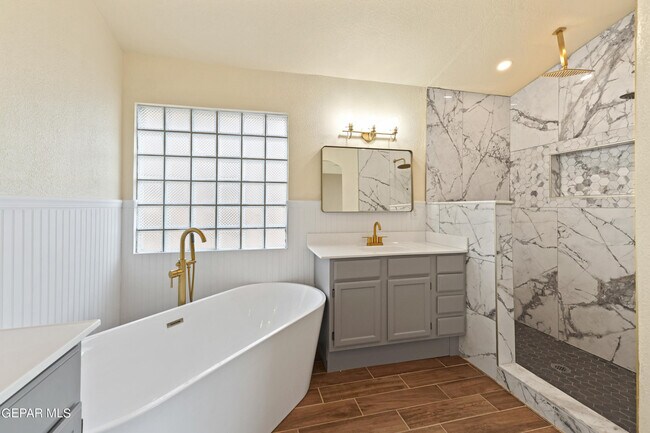 Building Photo - 11236 Northview Dr