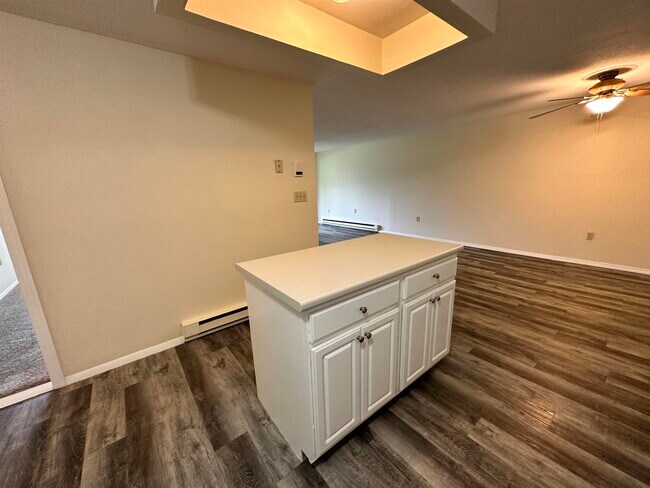 Building Photo - 99 Powers St