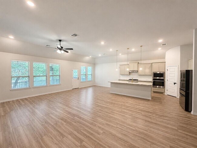 Building Photo - 191 Goshen Dr