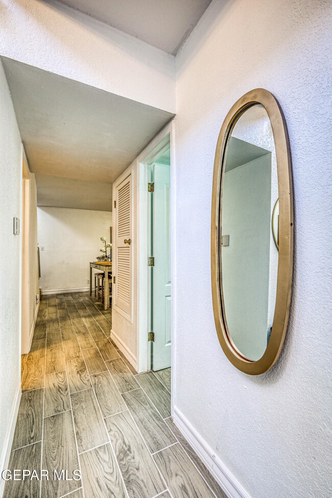 Building Photo - 7333 Golden Hawk Dr