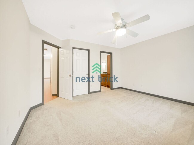 Building Photo - 3 BED & 2 BATH SINGLE FAMILY HOUSE FOR RENT