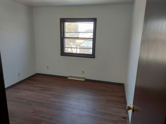 Building Photo - 5834-5836 N 69th St. (Duplex)