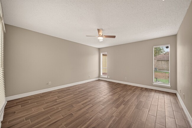 Building Photo - 15915 Dunmoor Dr