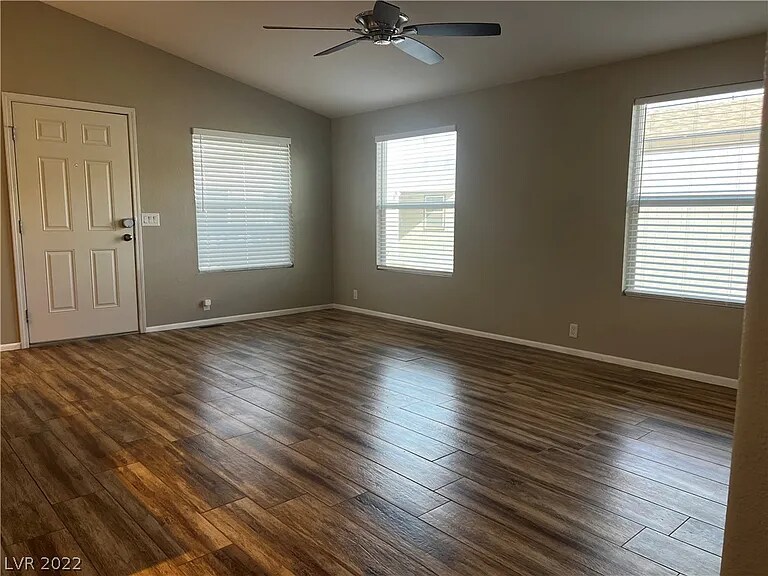 Building Photo - 960 Montecito Dr