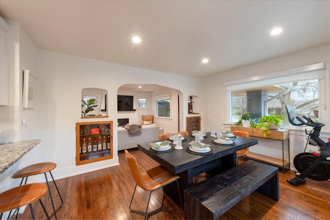 Building Photo - 1139 E Sherman Ave