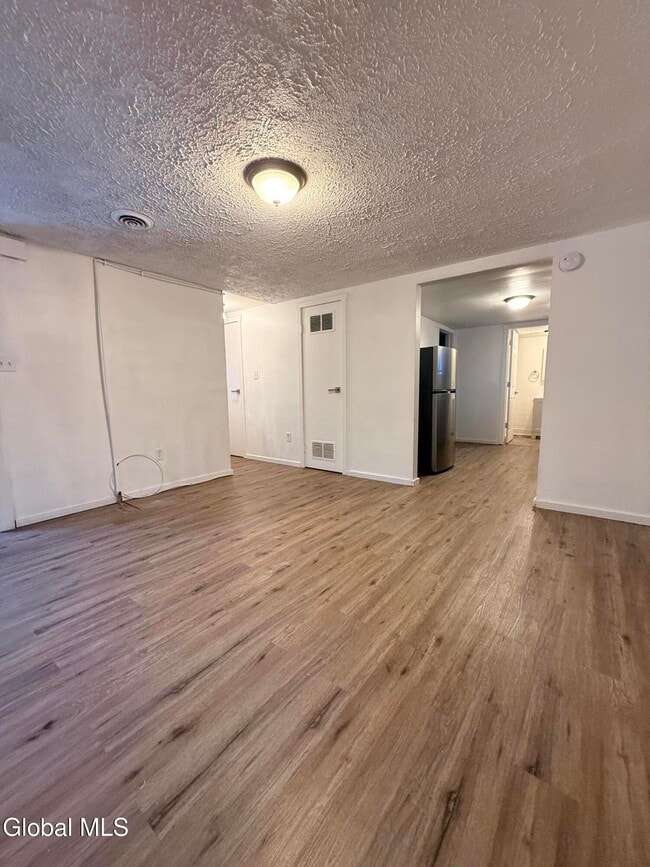 Building Photo - 1126 Broadway