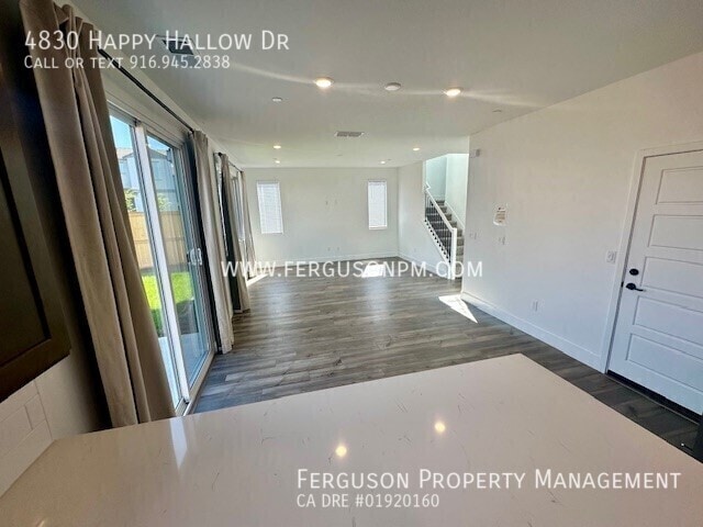 Building Photo - 4830 Happy Hallow Dr