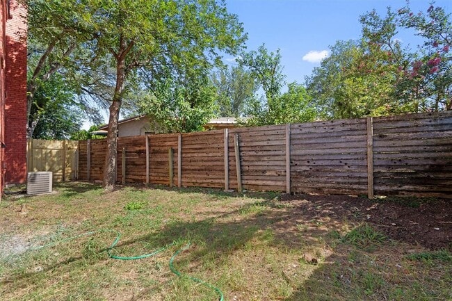 Building Photo - 5800 Belmoor Dr