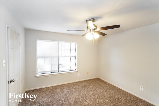 Building Photo - 16810 Poplar Hill St