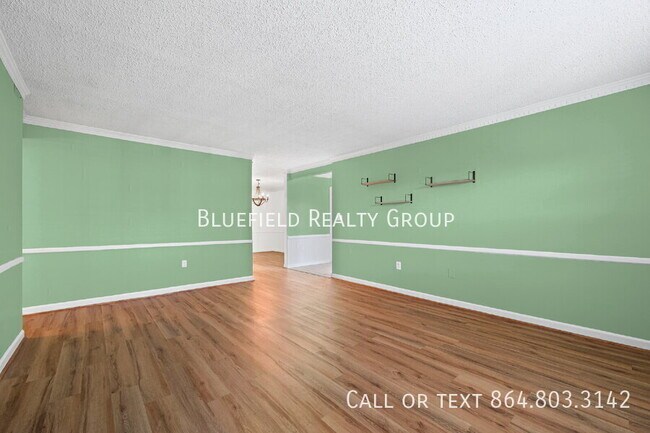 Building Photo - 925 Cleveland St