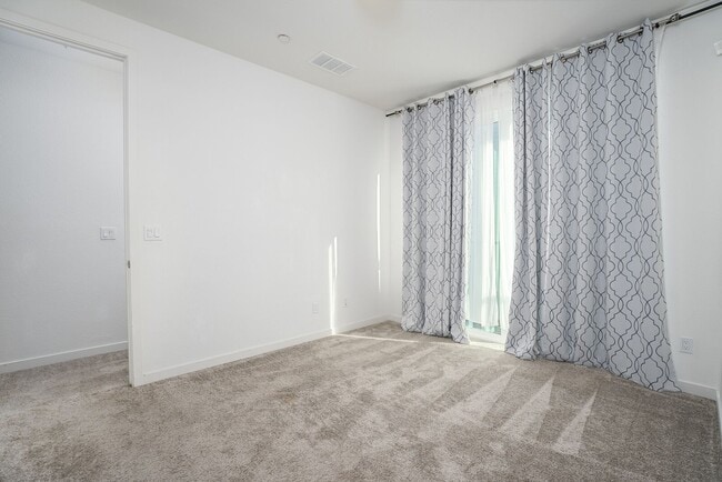 Building Photo - 508 Alisal Ln