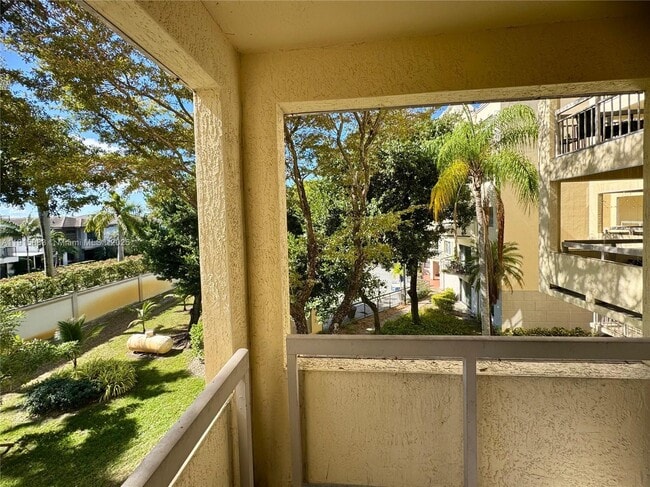 Building Photo - 8290 Lake Dr