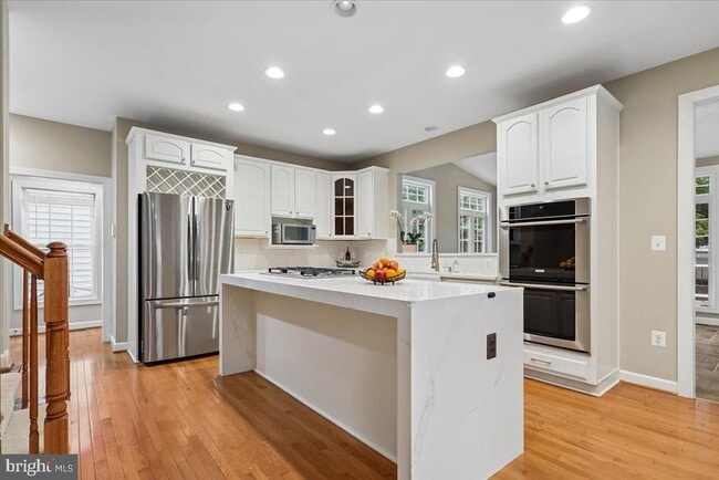 Building Photo - 42855 Chatelain Cir