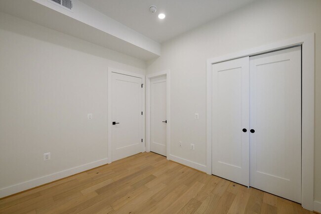 Building Photo - Modern Sophistication in NW/Friendship Heights - BRAND NEW 2BR/2BA w/ Private Parking