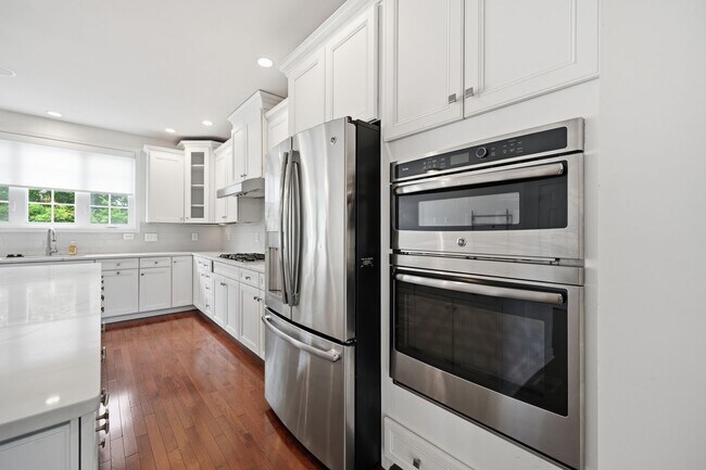 Building Photo - 24267 Purple Finch Dr
