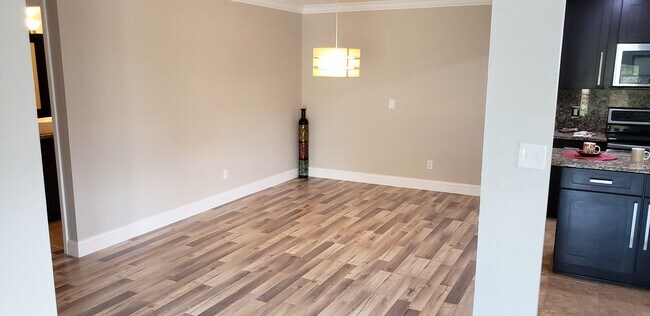 Building Photo - 1511 Grayson Dr