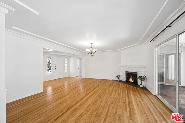 Building Photo - 3262 Woodbine St