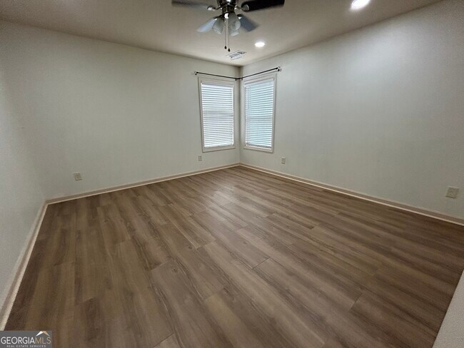 Building Photo - 1240 Apple Blossom Dr