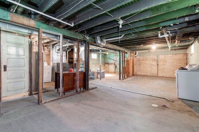 Building Photo - 616 Colorado Ave