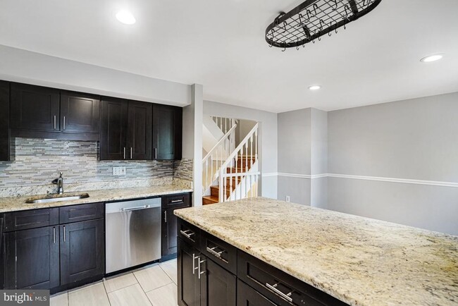 Building Photo - 5376 Harbor Ct Dr
