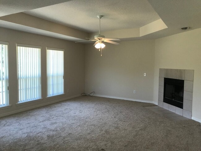 Building Photo - 2642 Hidden Creek Dr