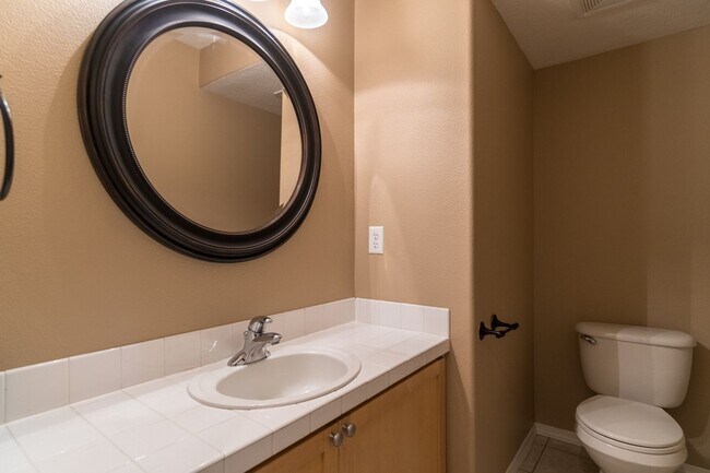 Building Photo - Beautiful Bethany 3 Bedroom Near Parks & Schools!