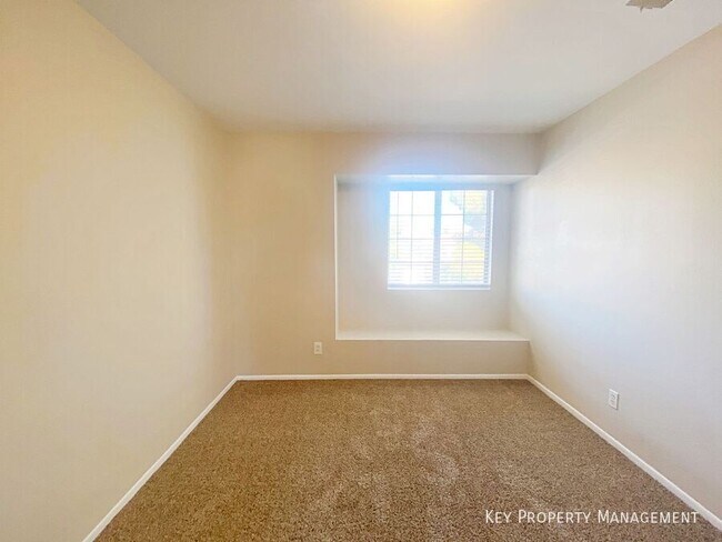 Building Photo - 50 Tidwell Ln