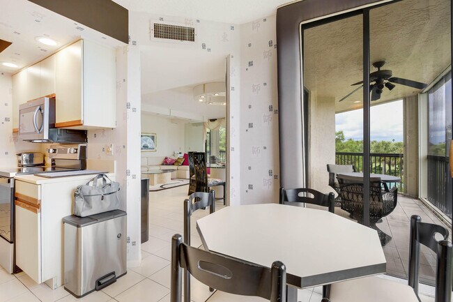 Building Photo - 5279 Fountains Dr S