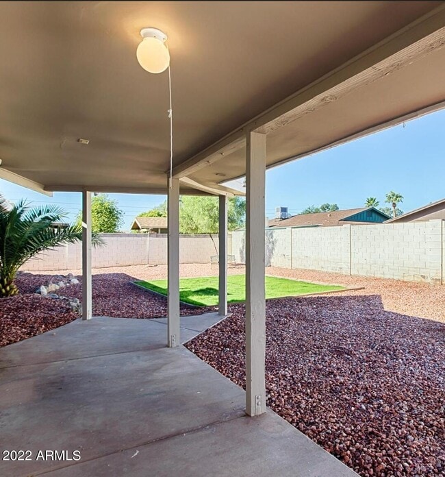 Building Photo - 8826 E Altadena Ave