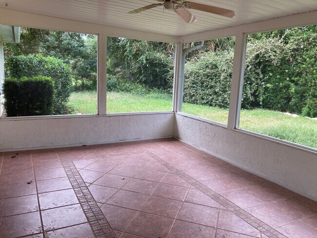 Building Photo - 22 Oakmont Cir