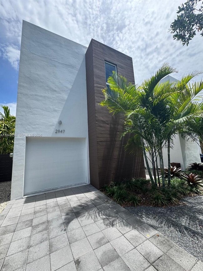 Building Photo - 2947 SW 27th Terrace