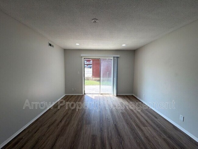 Building Photo - 649 S 18th St