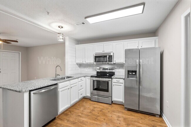 Building Photo - 106 Locomotive Ln