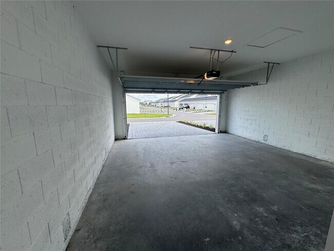 Building Photo - 1667 Eaglehurst Ln