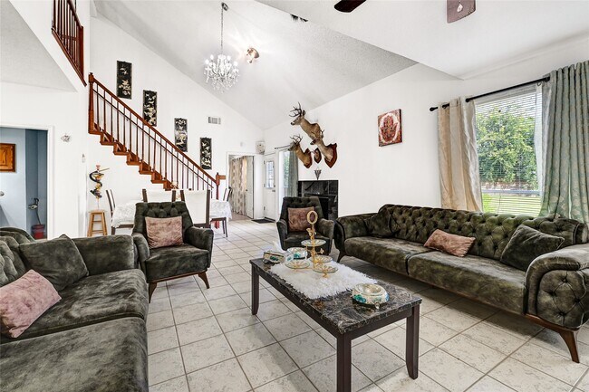 Building Photo - 13523 Pasa Robles Ln