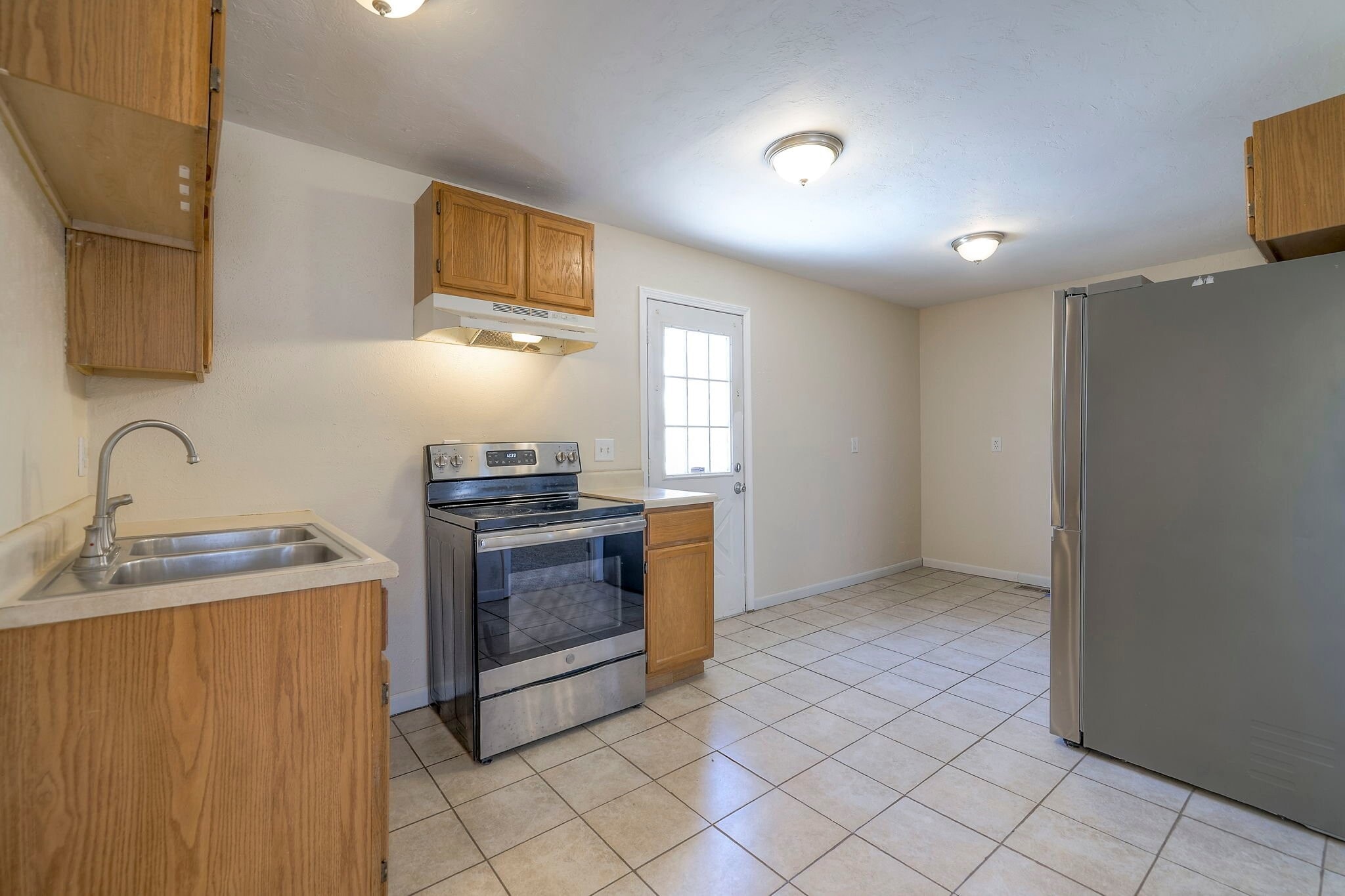 Building Photo - 709 N Woodland St