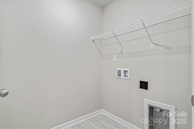Building Photo - 4909 Lebanon Dr
